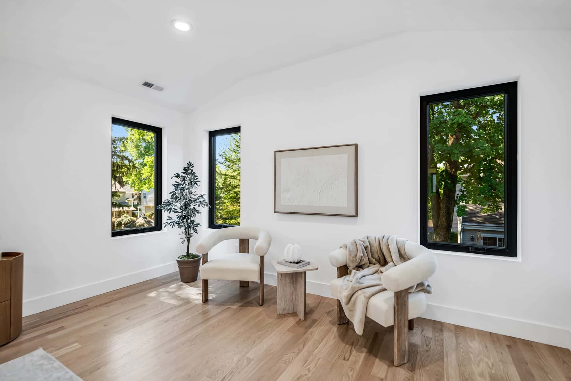 408 Terhune Ave — interior