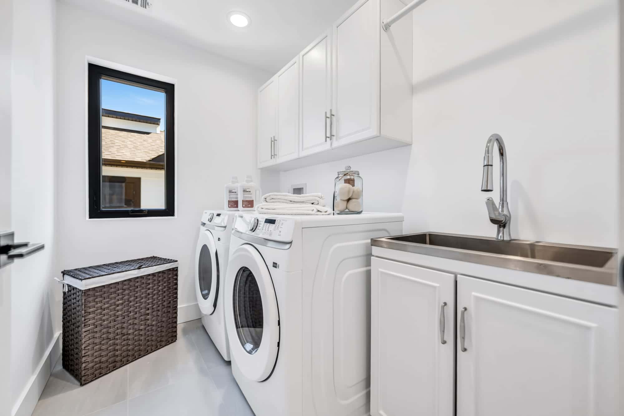 408 Terhune Ave — interior