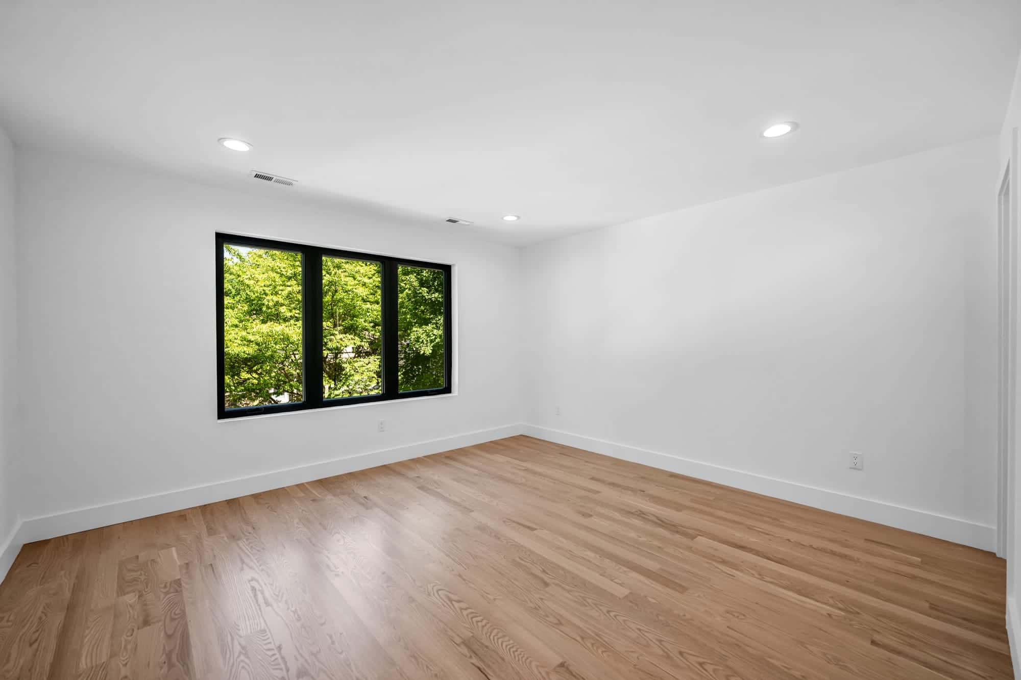408 Terhune Ave — interior