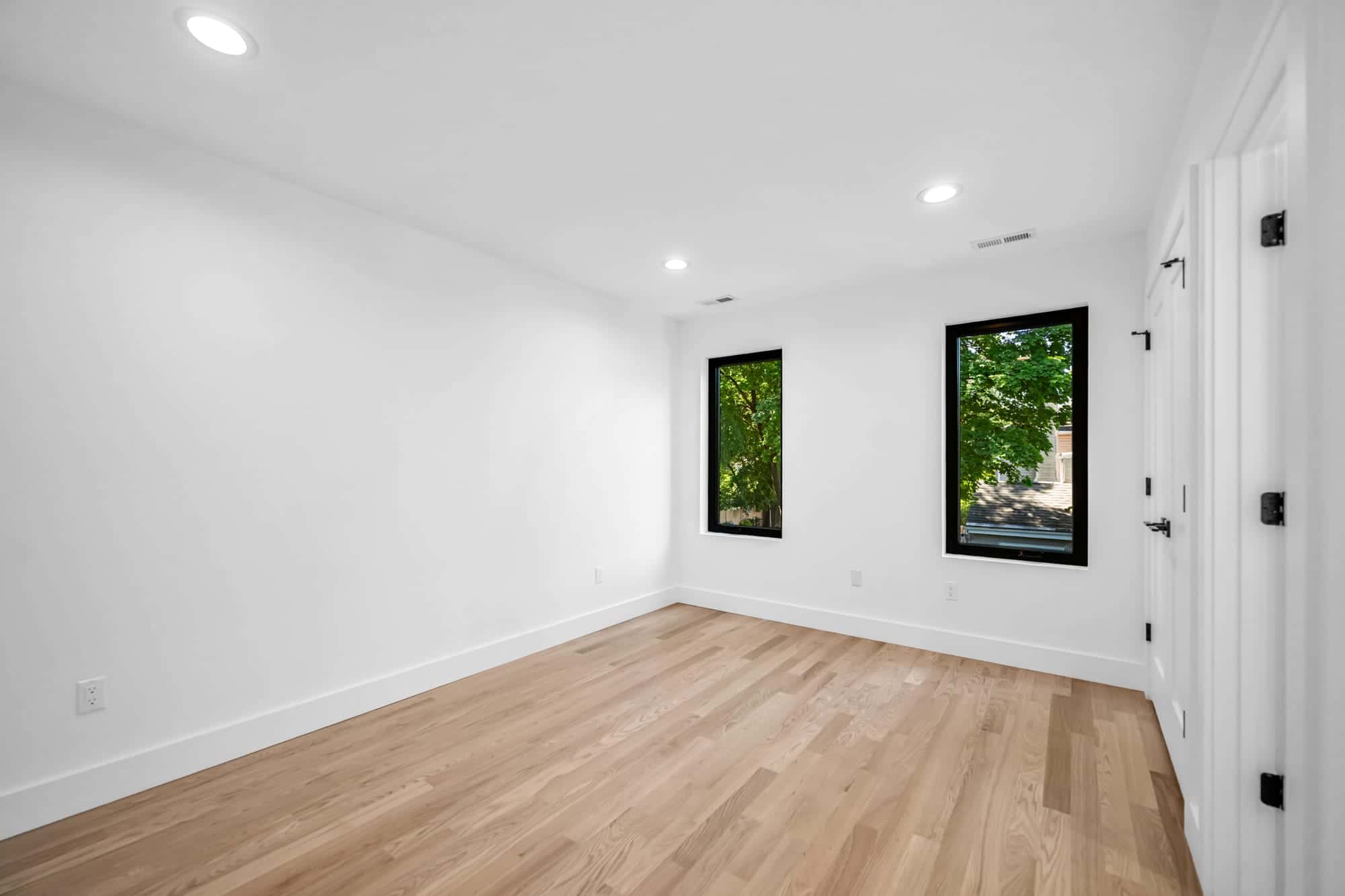 408 Terhune Ave — interior