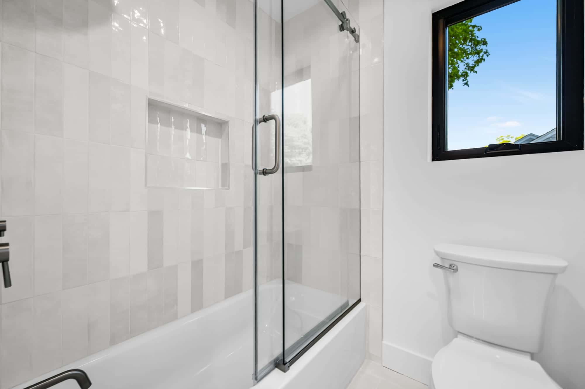 408 Terhune Ave — interior