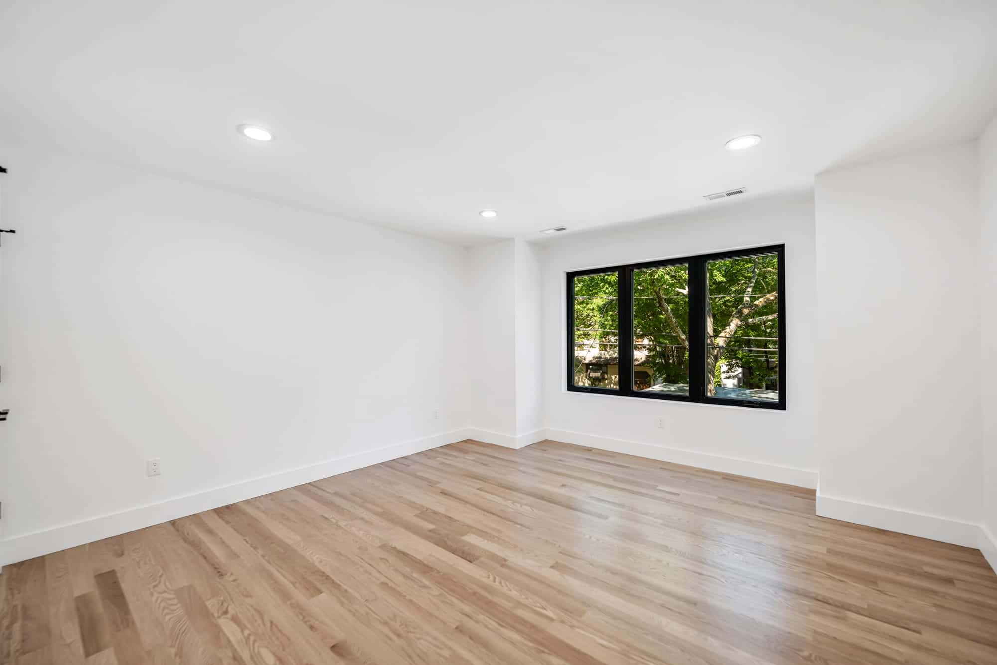 408 Terhune Ave — bedroom with windows