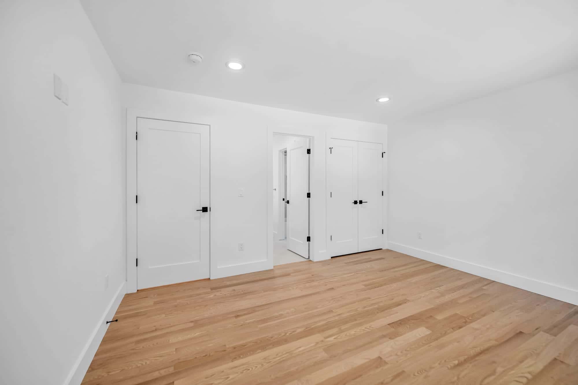 408 Terhune Ave — interior