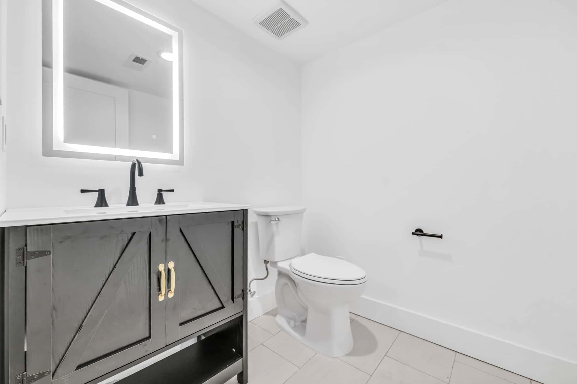 408 Terhune Ave — bathroom